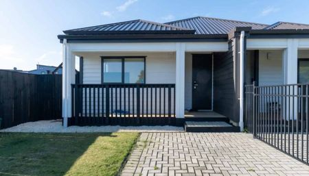 Modern, Sun-Filled 2-Bedroom Home Near Drury Ã¢ÂÂ Peaceful & Convenient - Photo 2