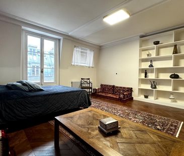 Appartement • Saint Philippe du Roule - Photo 4