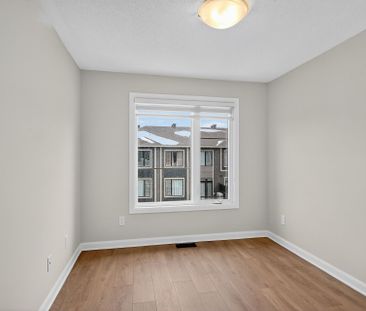 For Lease - 525 Woodlily Private, Kanata, Ontario - Photo 4