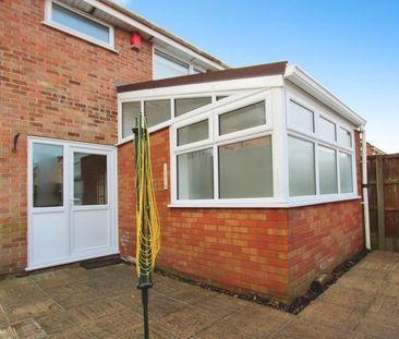 3 bedroom semi-detached house to rent - Photo 5