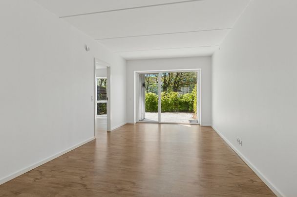 Moderne lejlighed med stor altan - Photo 1