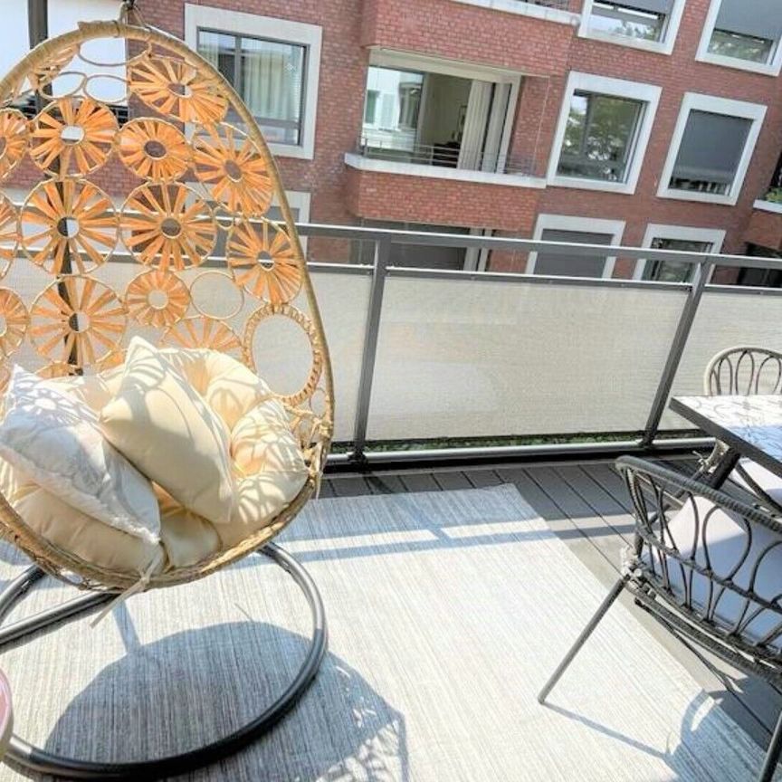 DÉCOUVREZ LA VIE ÉLÉGANTE À PROXIMITÉ IMMÉDIATE DU LAC DE ZURICH - Foto 1