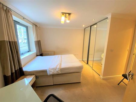 3 bedroom apartment to rent - Photo 2