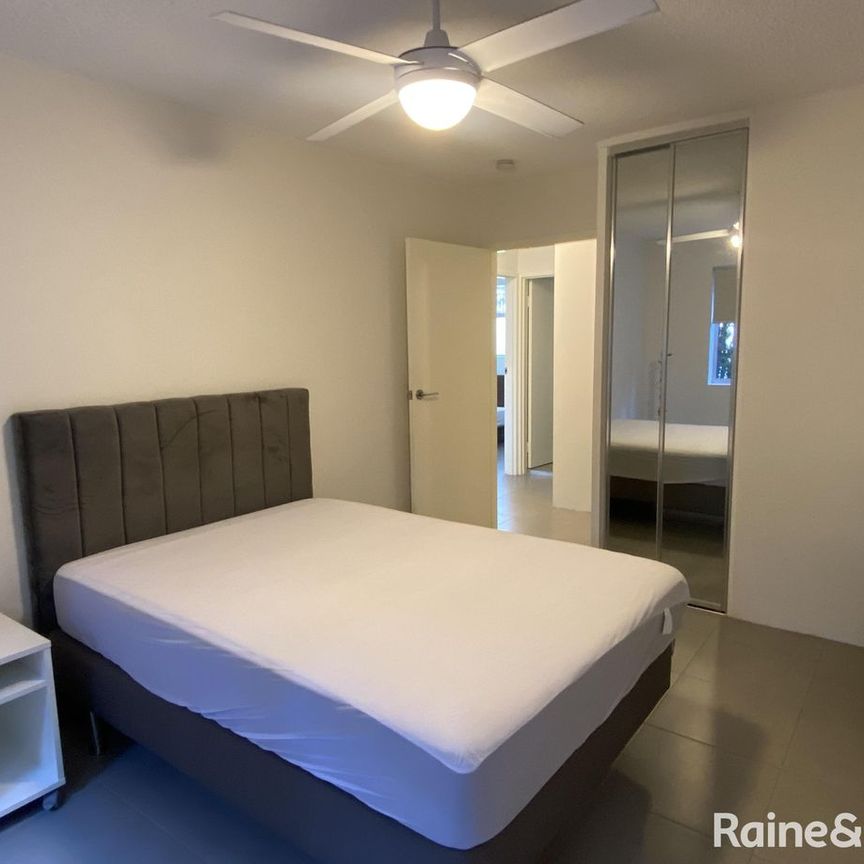 Beautifully Furnished Unit - Close to UQ! - Photo 1