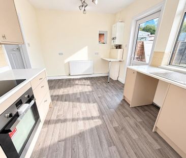 2 bedroom terraced house to rent - Photo 5