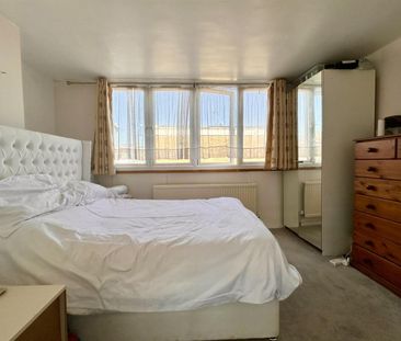 3 Bedroom House - Mid Terrace To Let - Photo 5