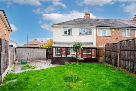 3 bedroom end of terrace house to rent - Photo 3