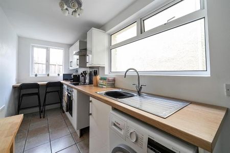 60 Sandhurst Gardens, Belfast, BT9 5AX - Photo 3