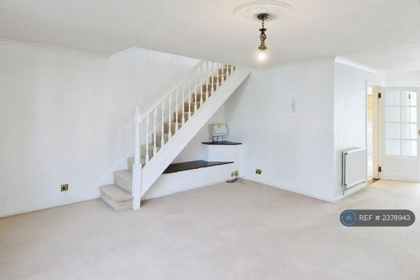 3 bedroom terraced house to rent - Photo 1