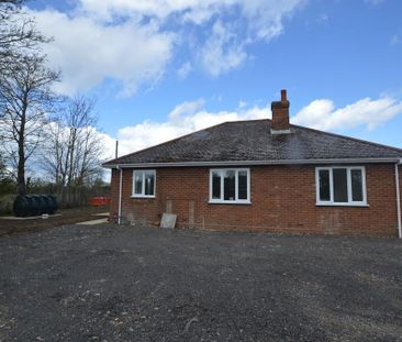 3 bedroom detached bungalow to rent - Photo 3