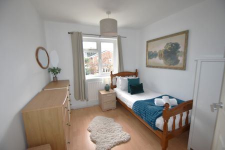 3 bedroom semi-detached house to rent - Photo 5