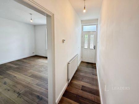 3 bedroom house to rent Cromack View, Pudsey, West Yorkshire, LS28 - Photo 3