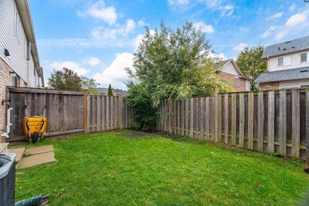 For Lease - 2570 Valleyridge Drive, Oakville, Ontario - Photo 2