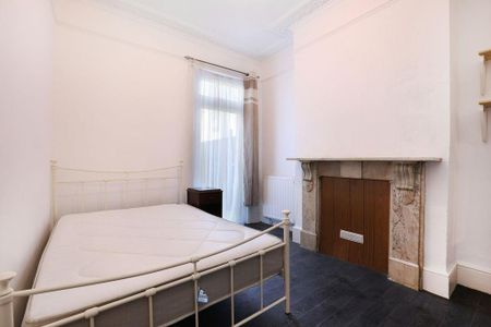4 bedroom terraced house to rent - Photo 4
