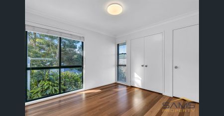 BREAK LEASE - Beautifully Renovated 2-Bedroom Villa – Gordon Park Gem! - Photo 2