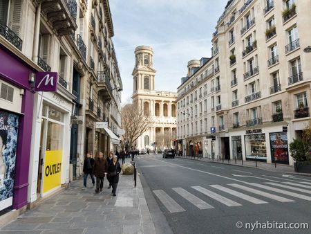 Logement à Paris, Location meublée - Photo 2