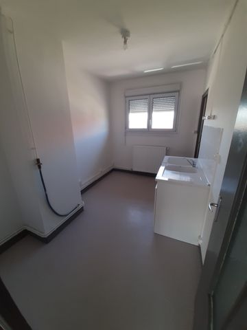 Location - Appartement T2 - 46 m² - Damprichard - Photo 3