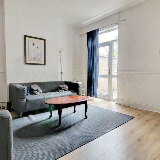 4 bedroom terraced house to rent - Photo 1