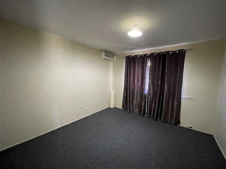 3 Bedroom Family Home with Two Bay Shed - Photo 5