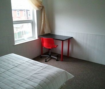 4 Large Double bedrooms £65.00 pppwk - Photo 1