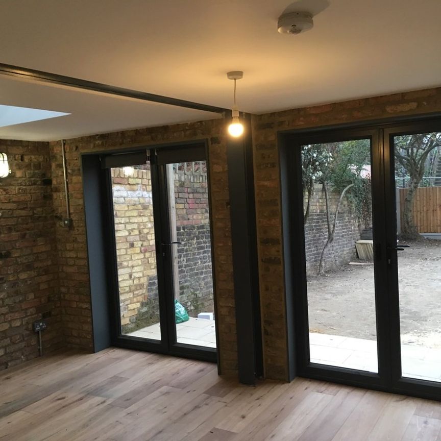 2 Bed Flat, Fairthorn Road, SE7 - Photo 1