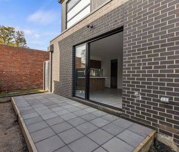 Cutting edge design, first class lifestyle! - Photo 6
