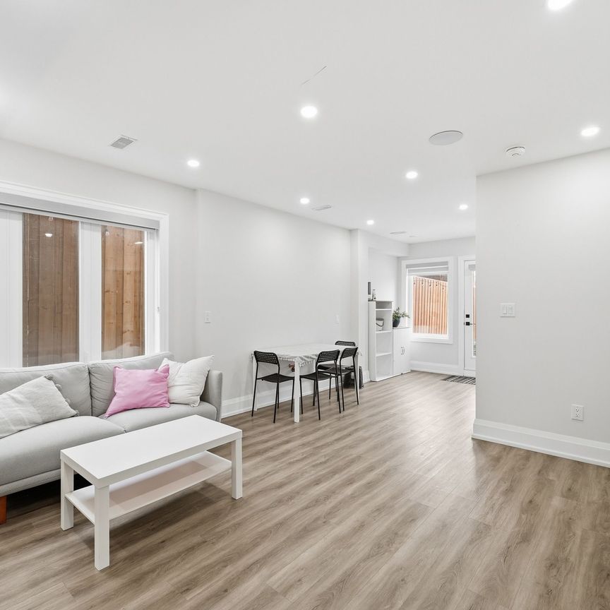 For Lease - 922 Fourth Street, Mississauga, Ontario - Photo 1