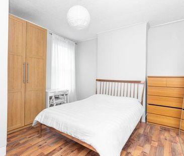 3 bedroom maisonette to rent - Photo 4