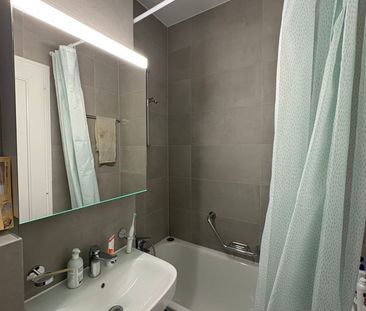 Wohnung mit 3.5 Zimmern im 3. Stock - Photo 4