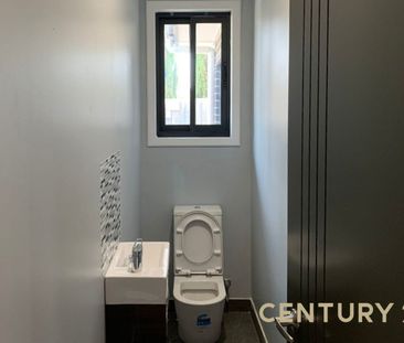 Modern Comfort & Convenience in Central Dandenong - Photo 3