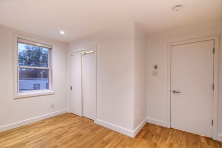 5556 Snowdon Street - Photo 2