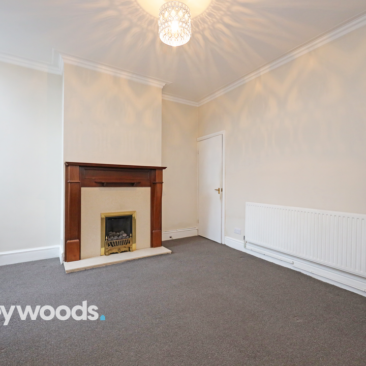 2 bed terraced house to rent in Harris Street, Stoke-on-Trent, Staffordshire - Photo 1