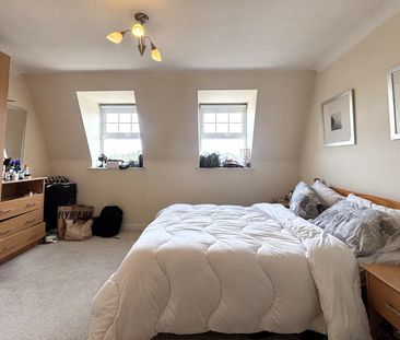 Kings Road, Woking, Surrey, GU21 - Photo 4
