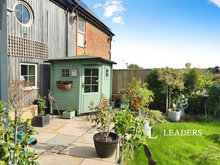 3 bedroom mid-terrace to rent Snape Barns, Snape Hall Lane, CW2 - Photo 2