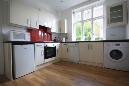 2 bedroom flat to rent - Photo 3