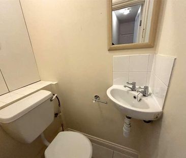 Spencer Road, Mitcham, Surrey, CR4 - Photo 2