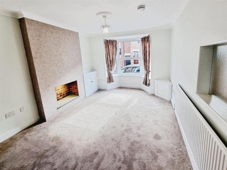 3 Bedroom House to Rent in Montague Street, Rushden, Northants, NN10 - Photo 3