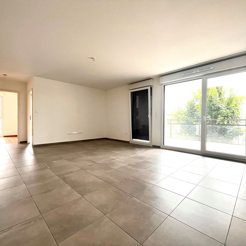 Location Appartement SAINT LOUIS 864 € CC - Photo 1