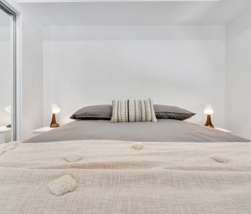 Loft Style Apartment - Fully Furnished! - Photo 6