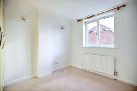 3 bedroom detached house to rent - Photo 3