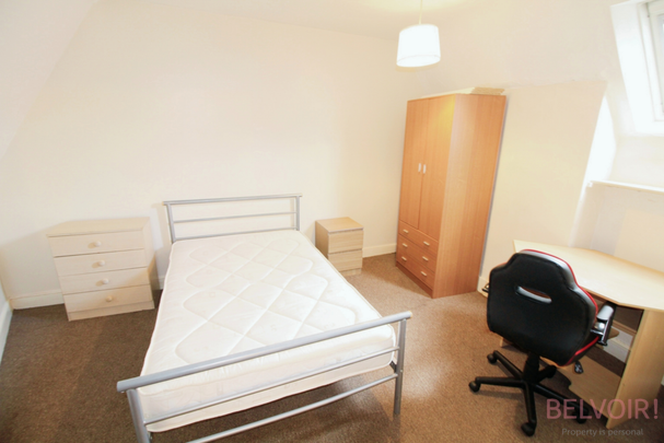 6 bedroom semi-detached house to rent - Photo 1