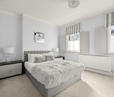 5 bedroom end of terrace house to rent - Photo 4