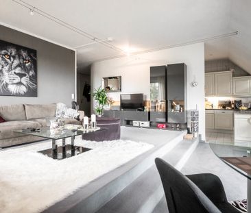 Bald renovierte Wohnung mit Balkon, Einbauküche und traumhaftem Bli... - Photo 4