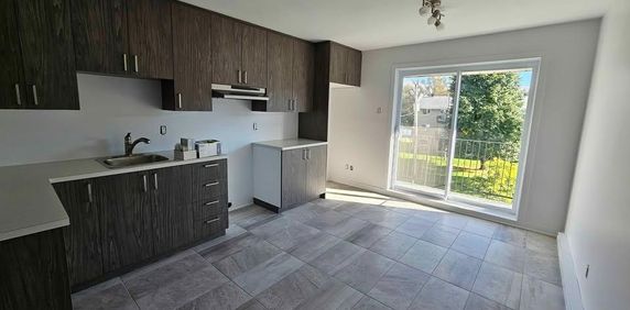 Grand 4 1/2 rénové à Varennes - Photo 2