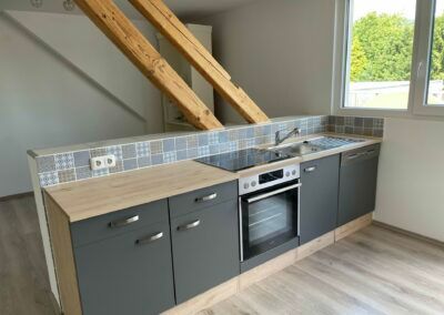 Helle 1,5 Zimmer Wohnung mit Dachterrasse in zentraler Hoflage. - Photo 2