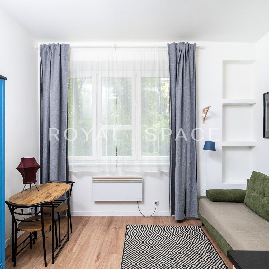 Przytulna kawalerka niedaleko ul. Lubicz - Zdjęcie 1