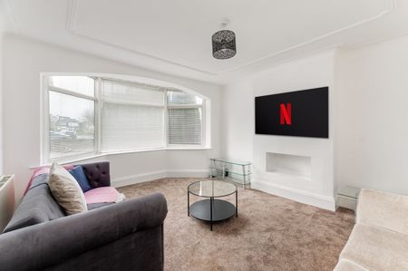 5 Bed Detached House, Fully Furnished In North Leeds, LS17 - Photo 2