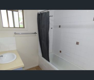 Family Home on Spacious Block - Photo 6