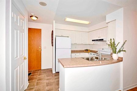 For Lease - 5508 Yonge Street Unit# 307, Toronto, Ontario - Photo 4