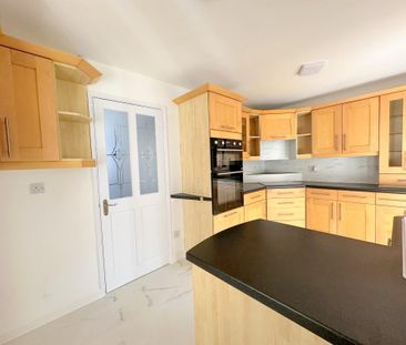 4 bedroom detached house to rent - Photo 4